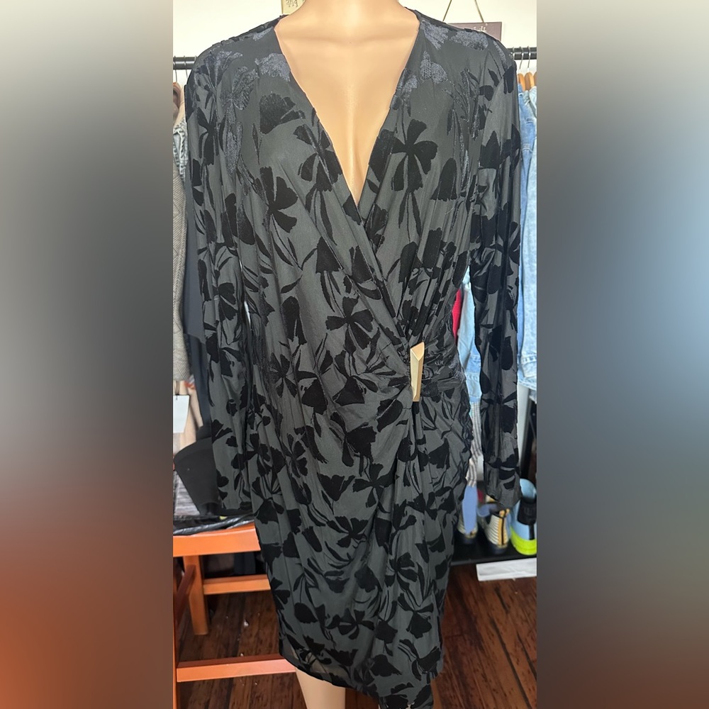 Elegant Black Floral Long Sleeve Dress